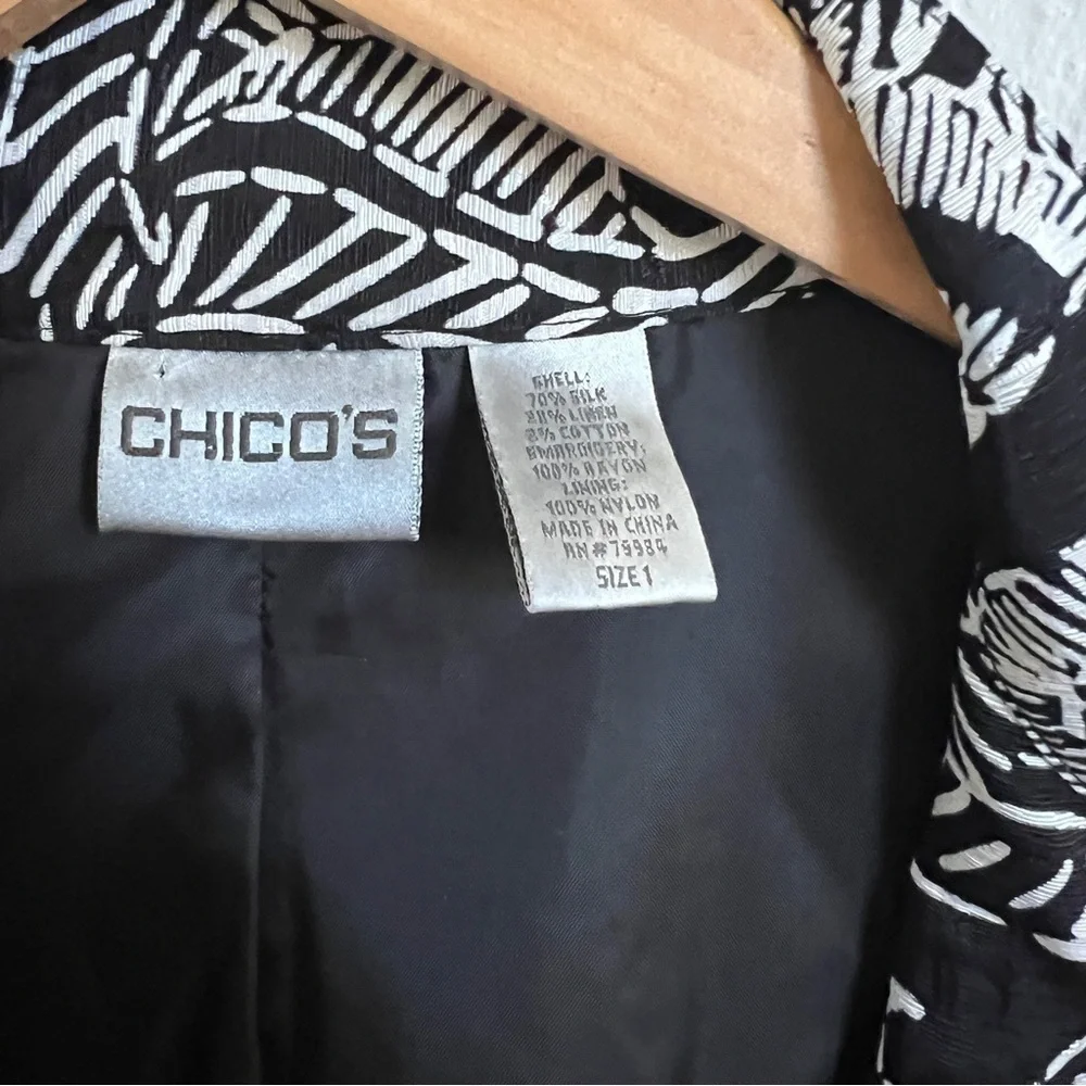 Chico’s Lagenlook Floral Jacket Black & White Botanical Asian Design 1 Medium - Picture 5 of 5